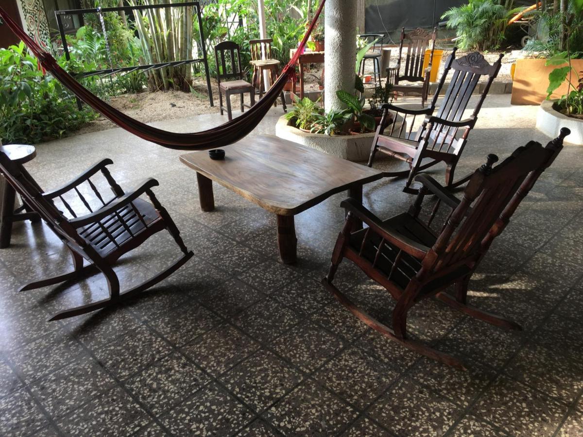 Hostel Pura Vida Tamarindo