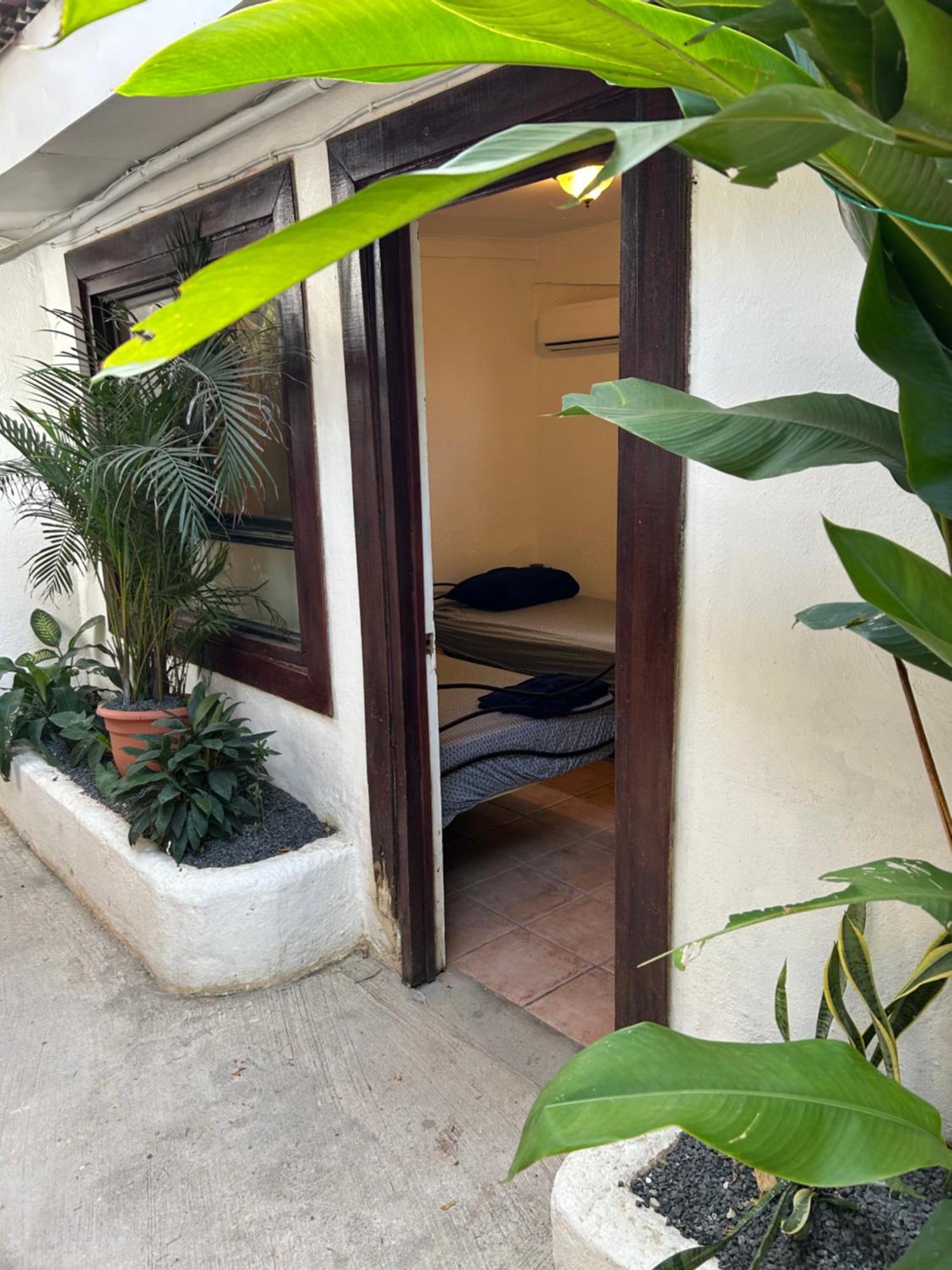 Pura Vida Hostel *