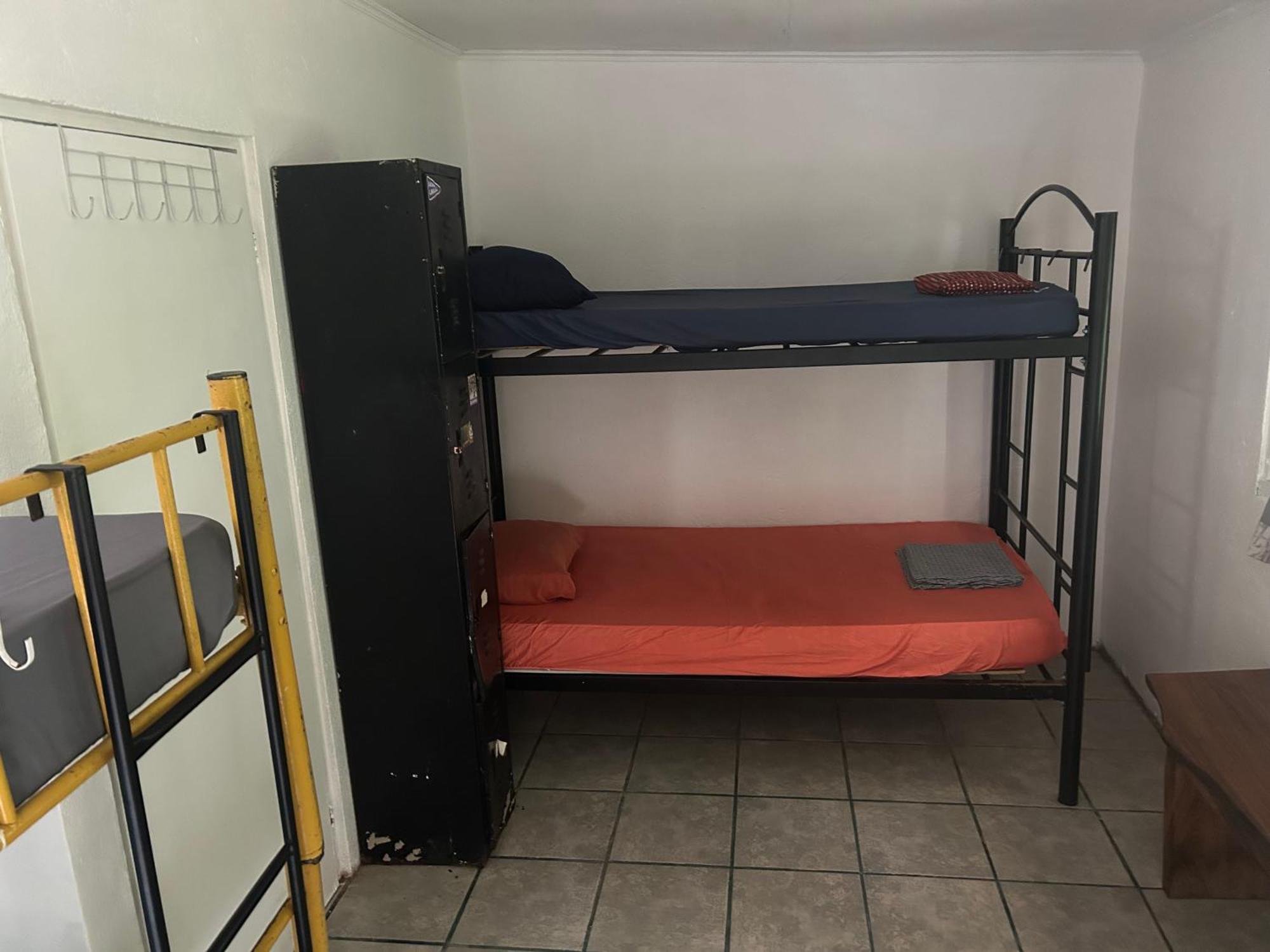 Pura Vida Hostel *