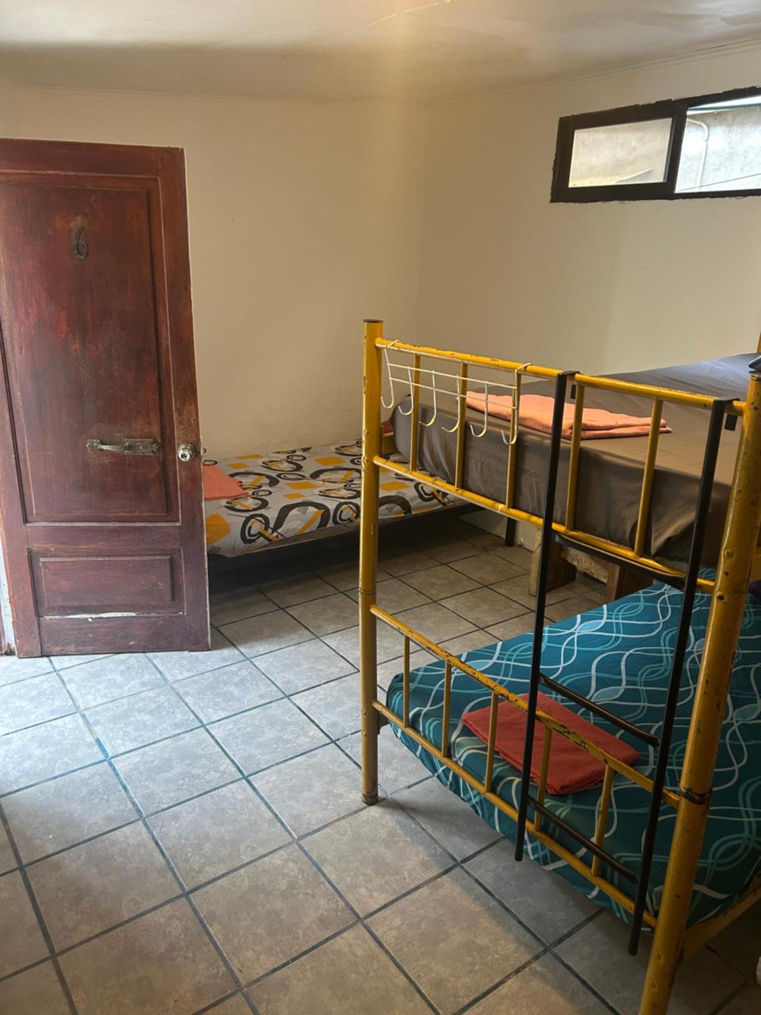 Pura Vida Hostel Tamarindo