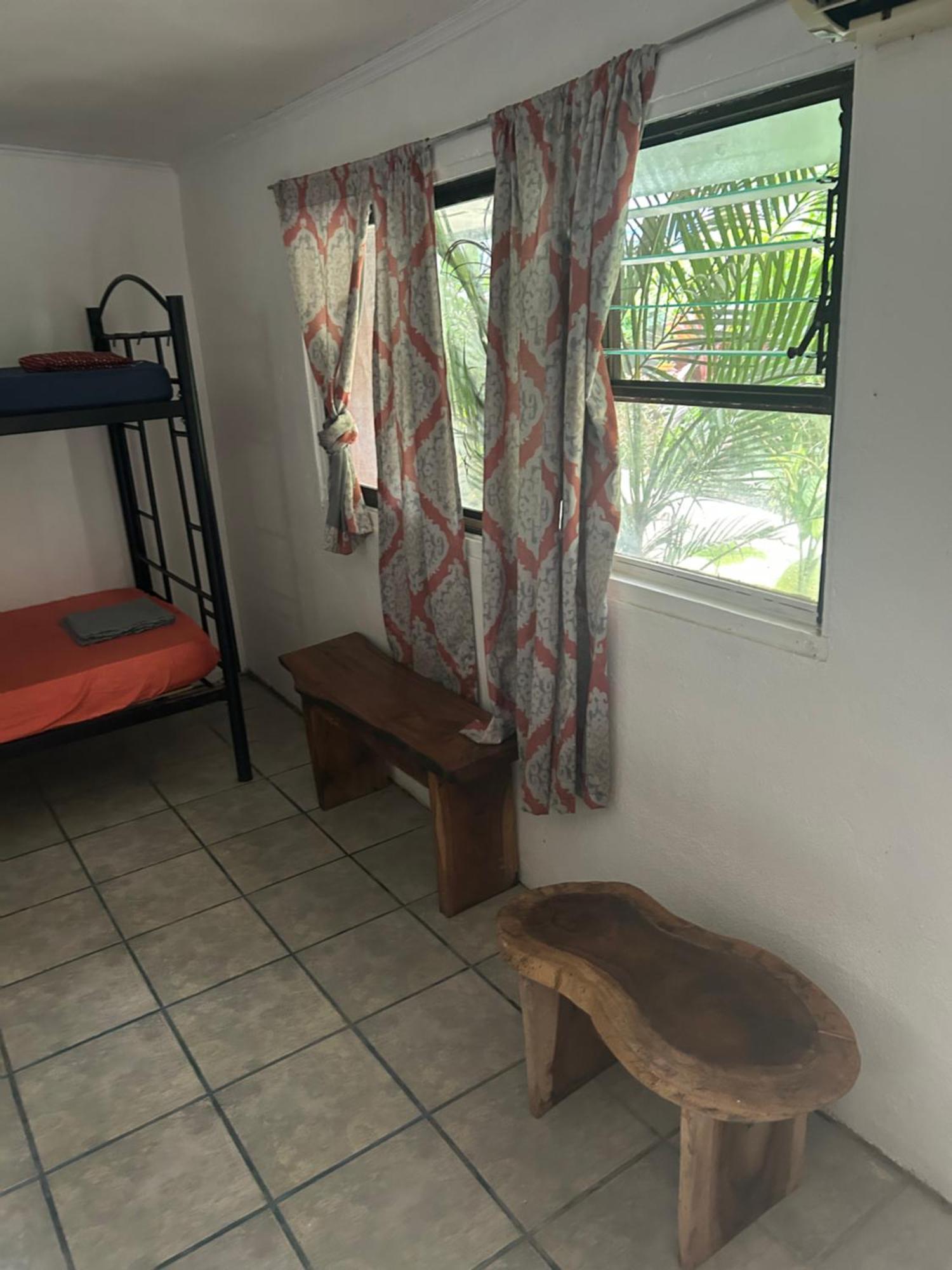 Hostel Pura Vida Tamarindo